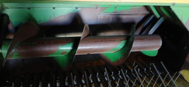 Image of John Deere 336 equipment image 4