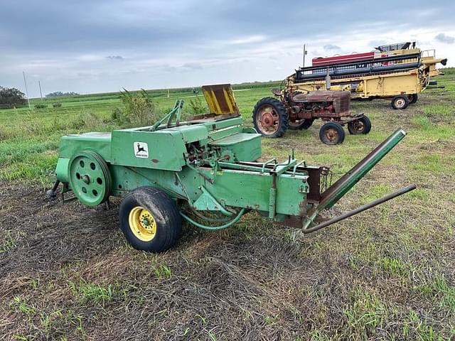 Image of John Deere 336 equipment image 2