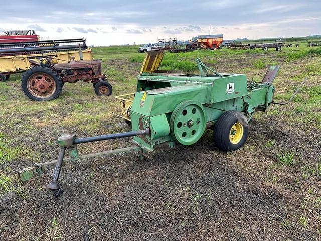 Image of John Deere 336 equipment image 3