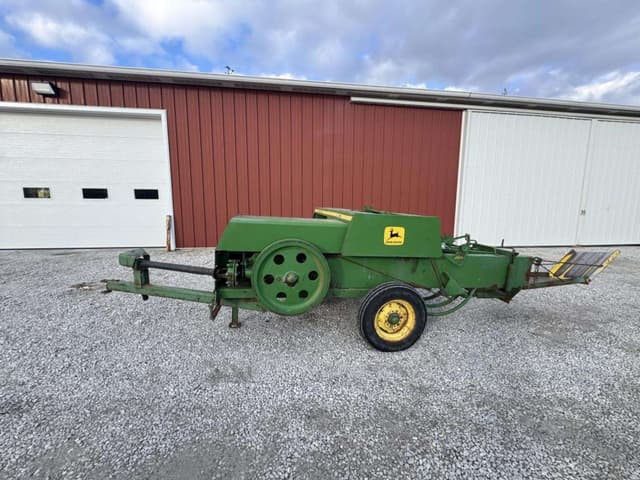 Image of John Deere 336 equipment image 2