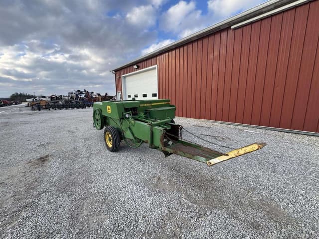 Image of John Deere 336 equipment image 3