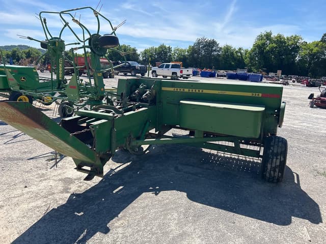 Image of John Deere 336 equipment image 4