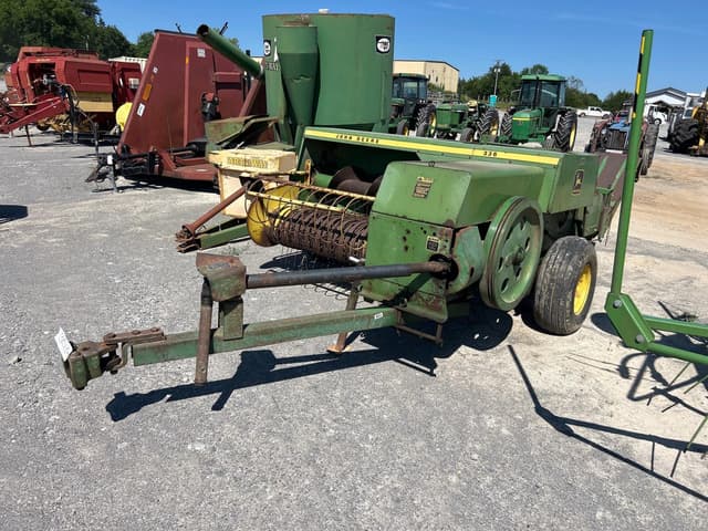 Image of John Deere 336 equipment image 2