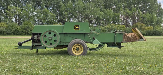Image of John Deere 336 equipment image 1