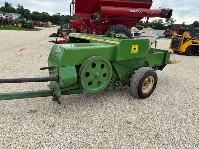 Image of John Deere 336 equipment image 3
