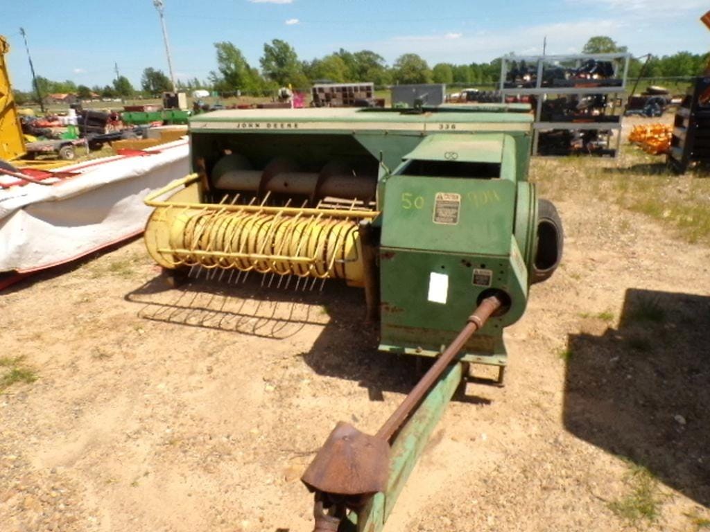 John Deere 336 Equipment Image0