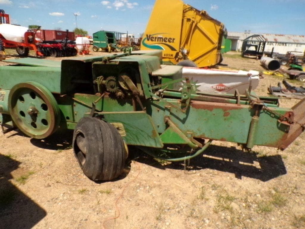 Image of John Deere 336 Image 1