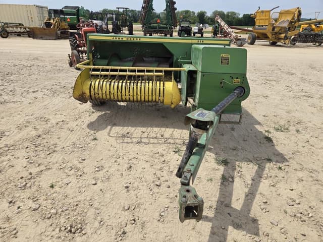 Image of John Deere 336 equipment image 1