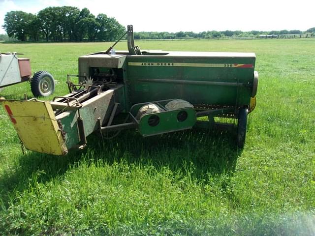 Image of John Deere 336 equipment image 4