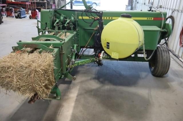 Image of John Deere 336 equipment image 3