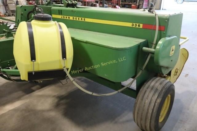 Image of John Deere 336 equipment image 4