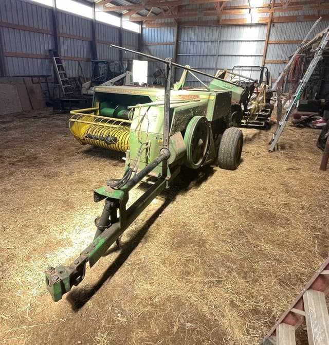 Image of John Deere 336 equipment image 2