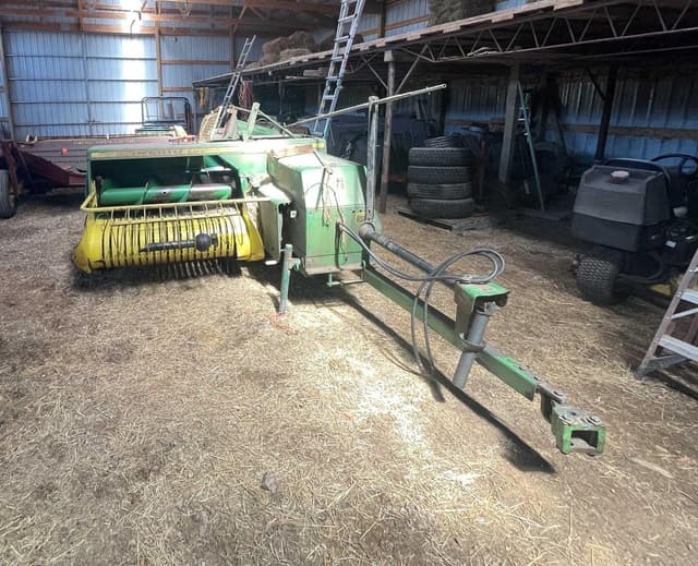 Image of John Deere 336 equipment image 1