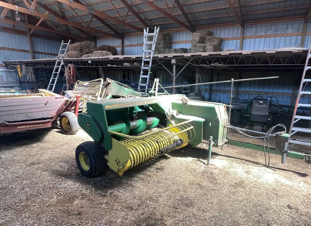Image of John Deere 336 Primary image