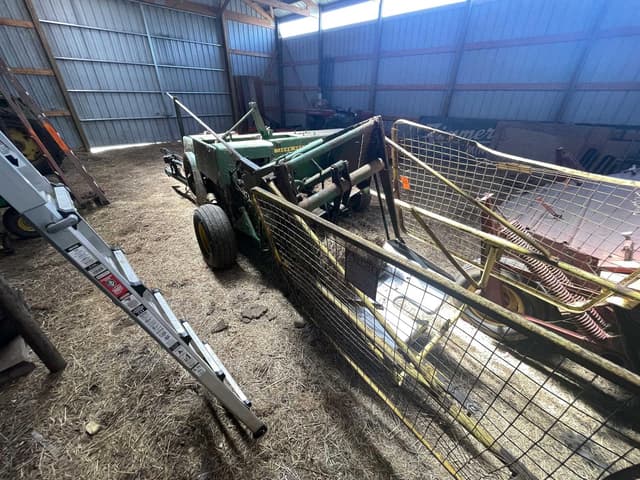Image of John Deere 336 equipment image 4