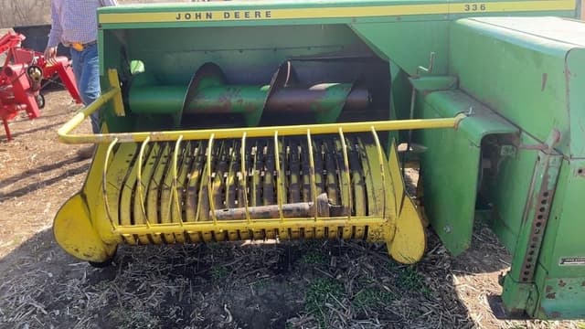 Image of John Deere 336 equipment image 4