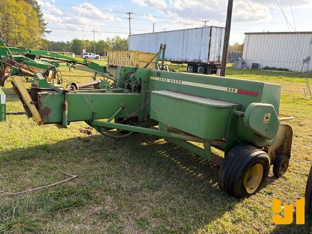 Image of John Deere 336 equipment image 2