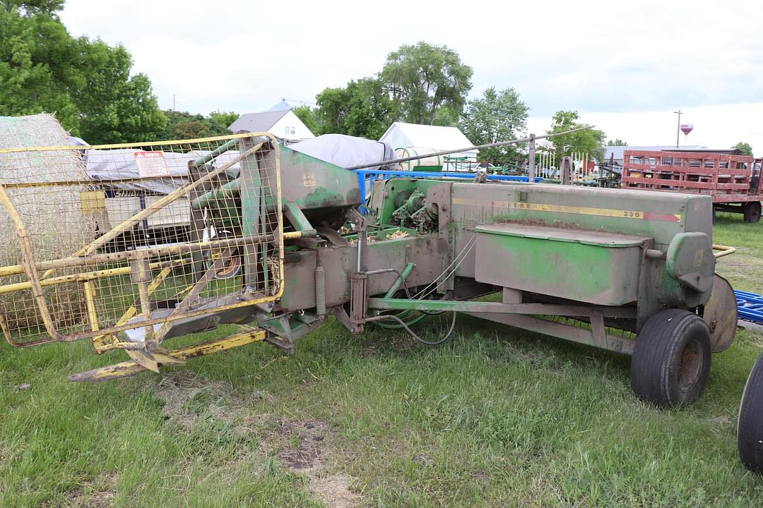 Image of John Deere 336 Image 1