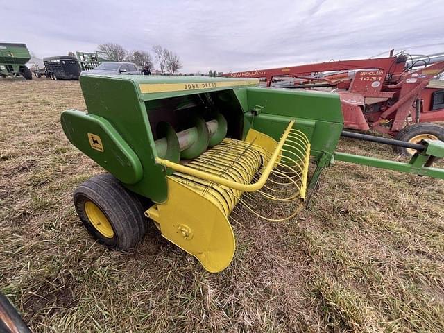 Image of John Deere 336 equipment image 1