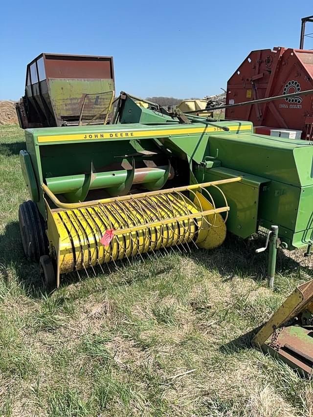 Image of John Deere 336 equipment image 2