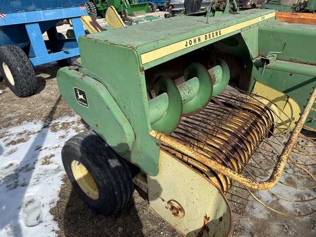 Image of John Deere 336 equipment image 4