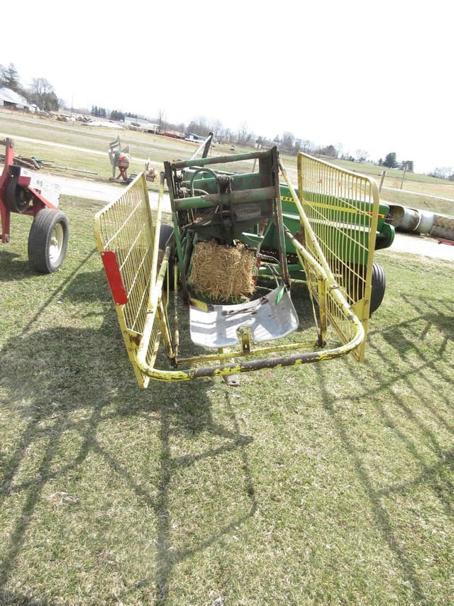 Image of John Deere 336 equipment image 3