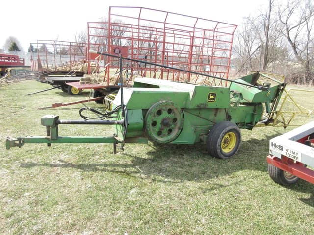 Image of John Deere 336 equipment image 2