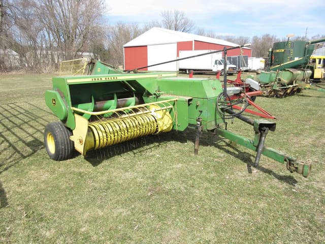 Image of John Deere 336 equipment image 1