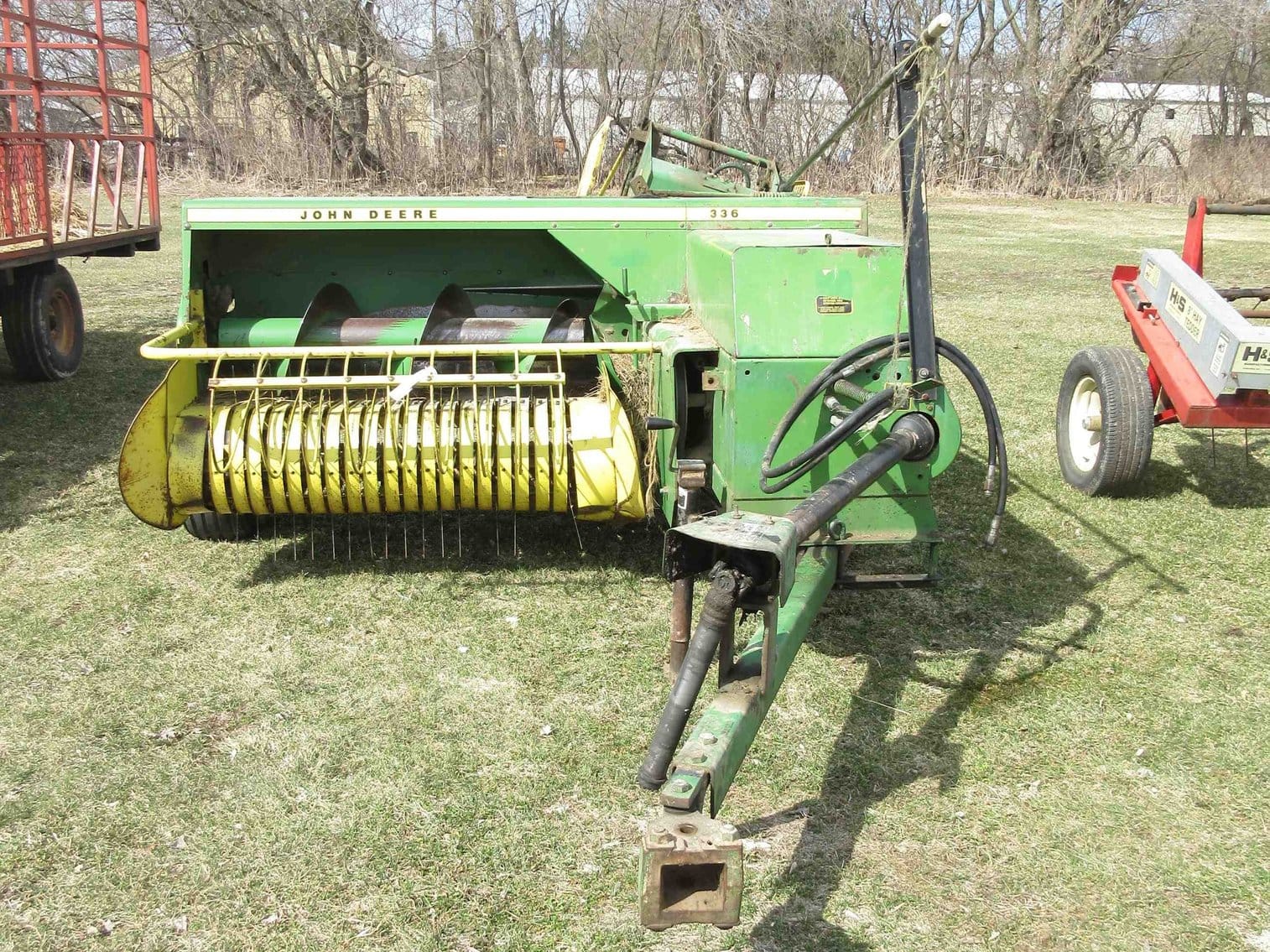 John Deere 336 Equipment Image0