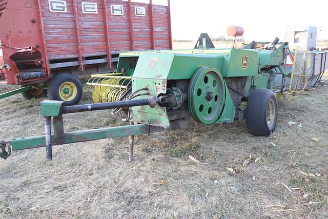 Image of John Deere 336 equipment image 3