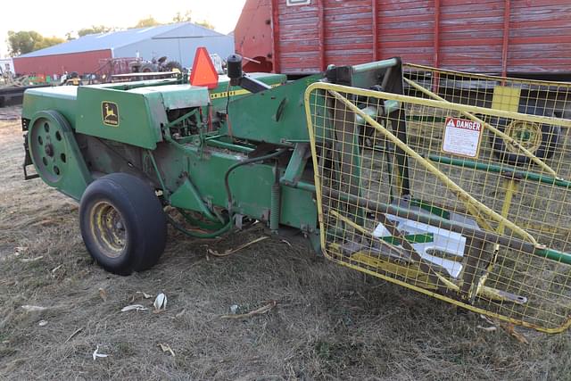 Image of John Deere 336 equipment image 2