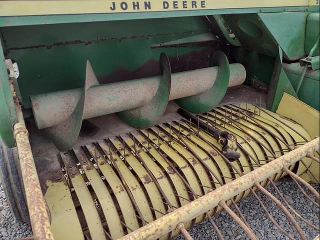 Image of John Deere 336 equipment image 4