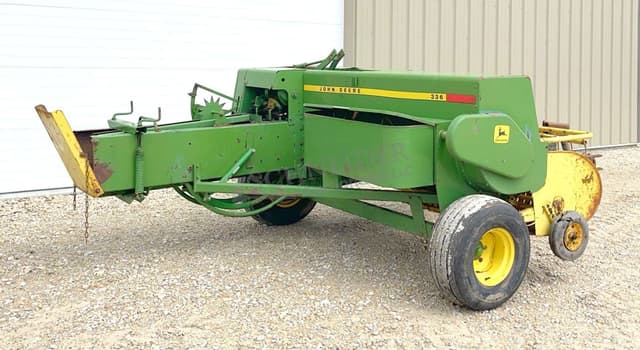 Image of John Deere 336 equipment image 4
