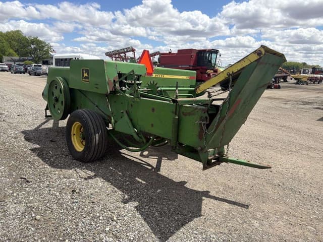 Image of John Deere 336 equipment image 1