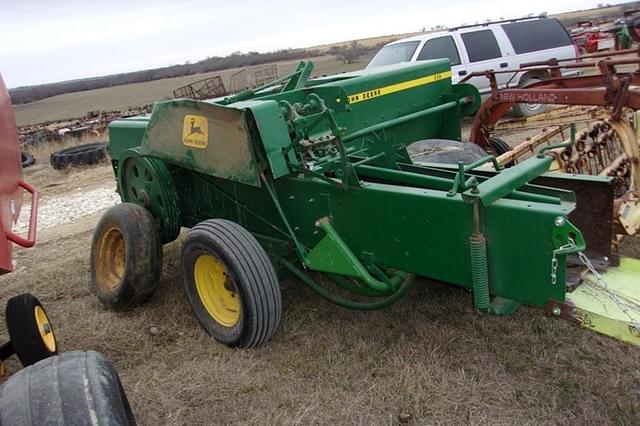 Image of John Deere 336 equipment image 4