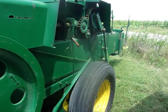 Image of John Deere 336 equipment image 1