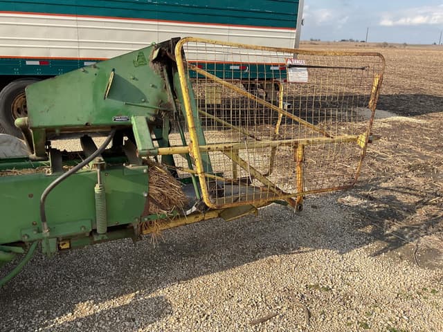 Image of John Deere 337 equipment image 4