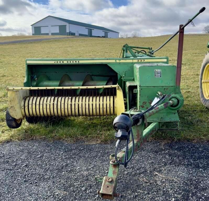 Main image John Deere 337