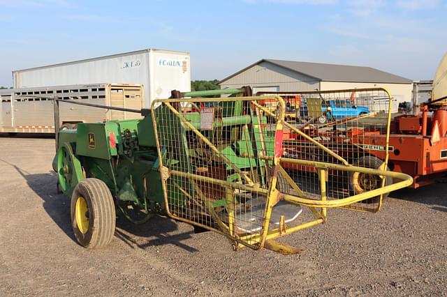 Image of John Deere 337 equipment image 4