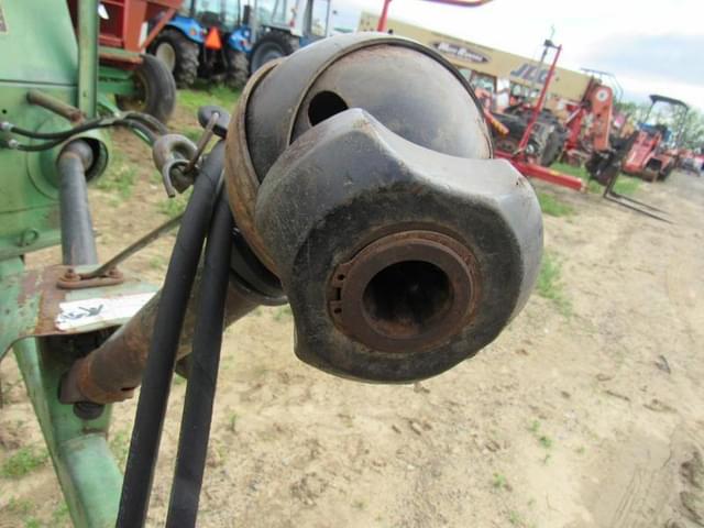 Image of John Deere 337 equipment image 2