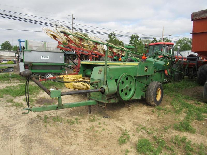Image of John Deere 337 Primary image