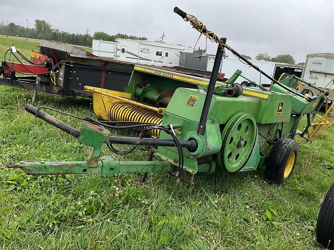 Image of John Deere 337 Primary image