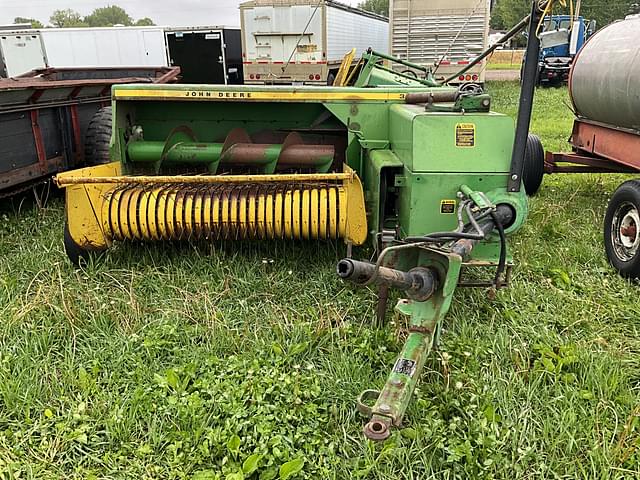 Image of John Deere 337 equipment image 1