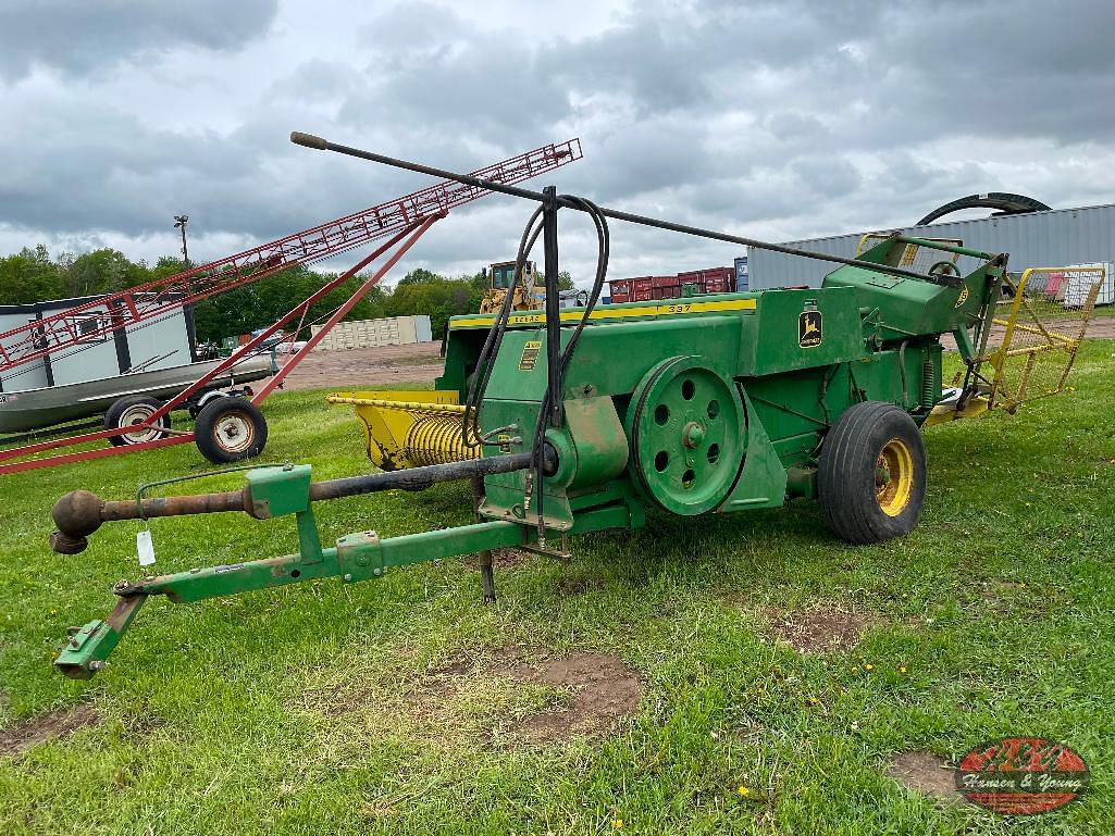 Image of John Deere 337 Primary image