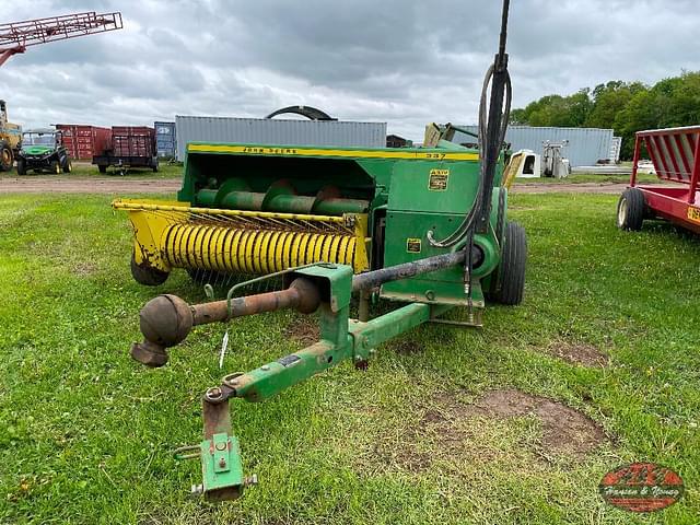 Image of John Deere 337 equipment image 3