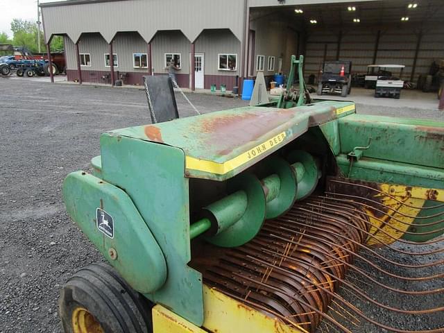 Image of John Deere 337 equipment image 3