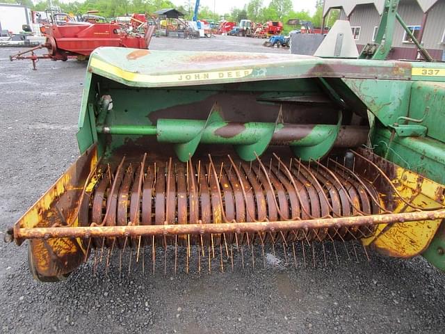 Image of John Deere 337 equipment image 2