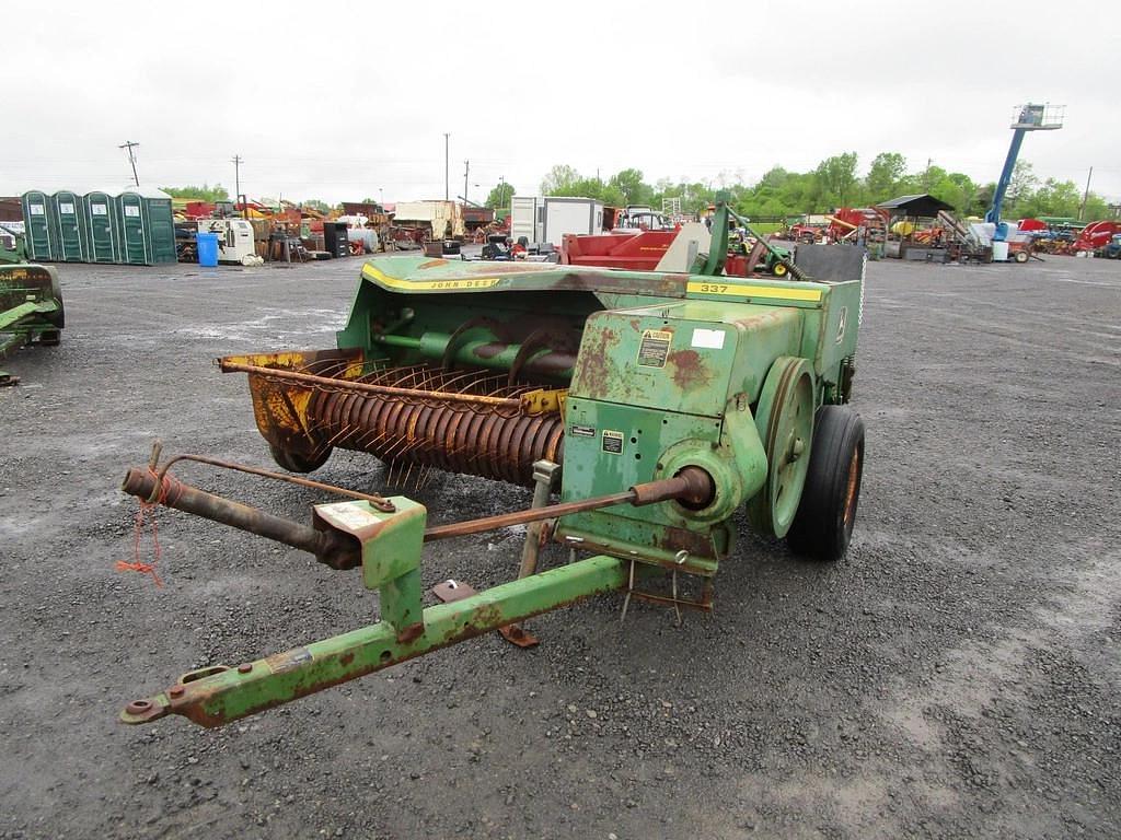 Image of John Deere 337 Primary image