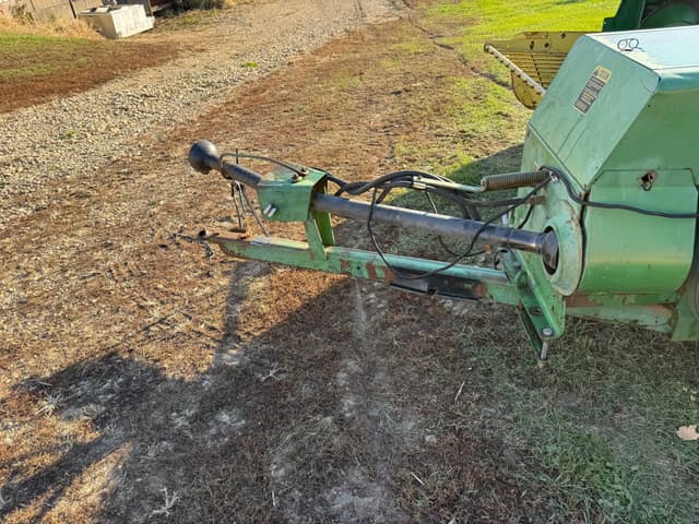 Image of John Deere 337 equipment image 3