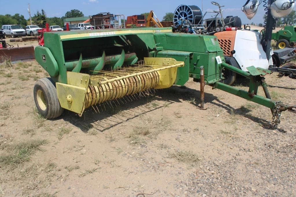 Image of John Deere 337 Image 1